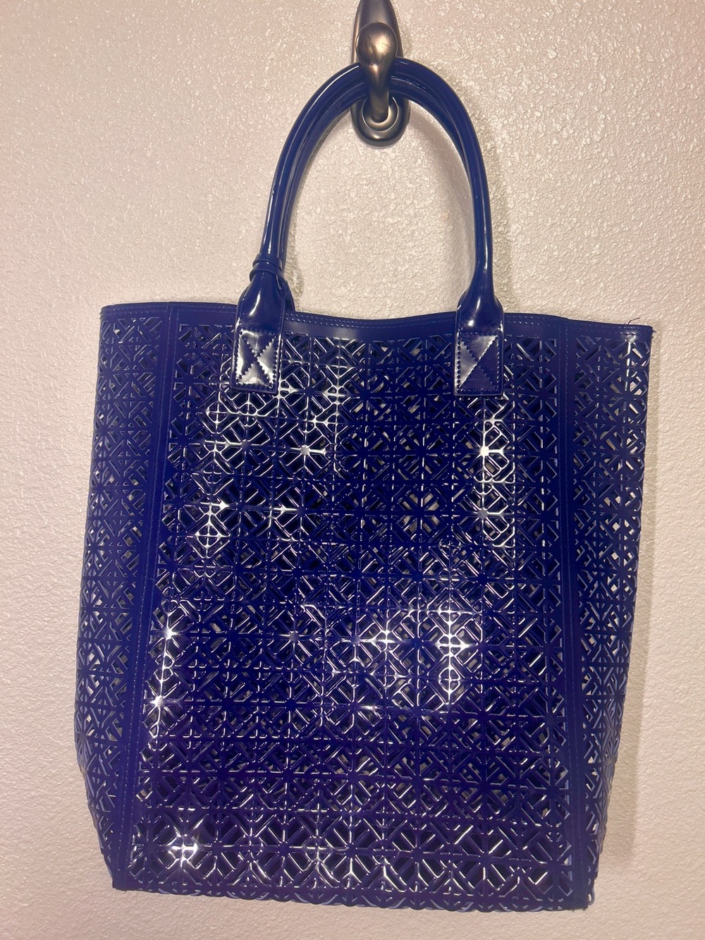Tory Burch Navy Blue Laser-Cut Tote Bag with Tag ID Tag - Picture 5 of 9